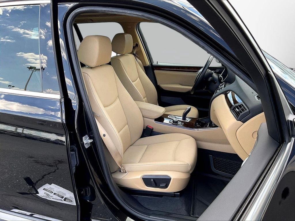 Used 2017 Black BMW sDrive28i image 35