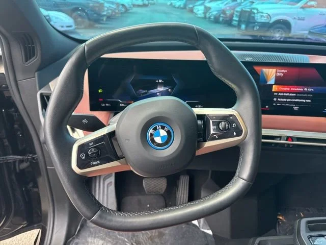 Used 2022 Black Sapphire Metallic BMW xDrive50 image 24