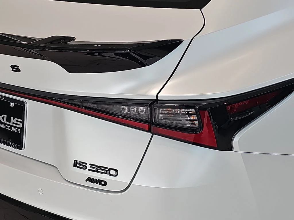 New 2026 HAKUGIN MATTE WHITE Lexus F SPORT AWD image 32
