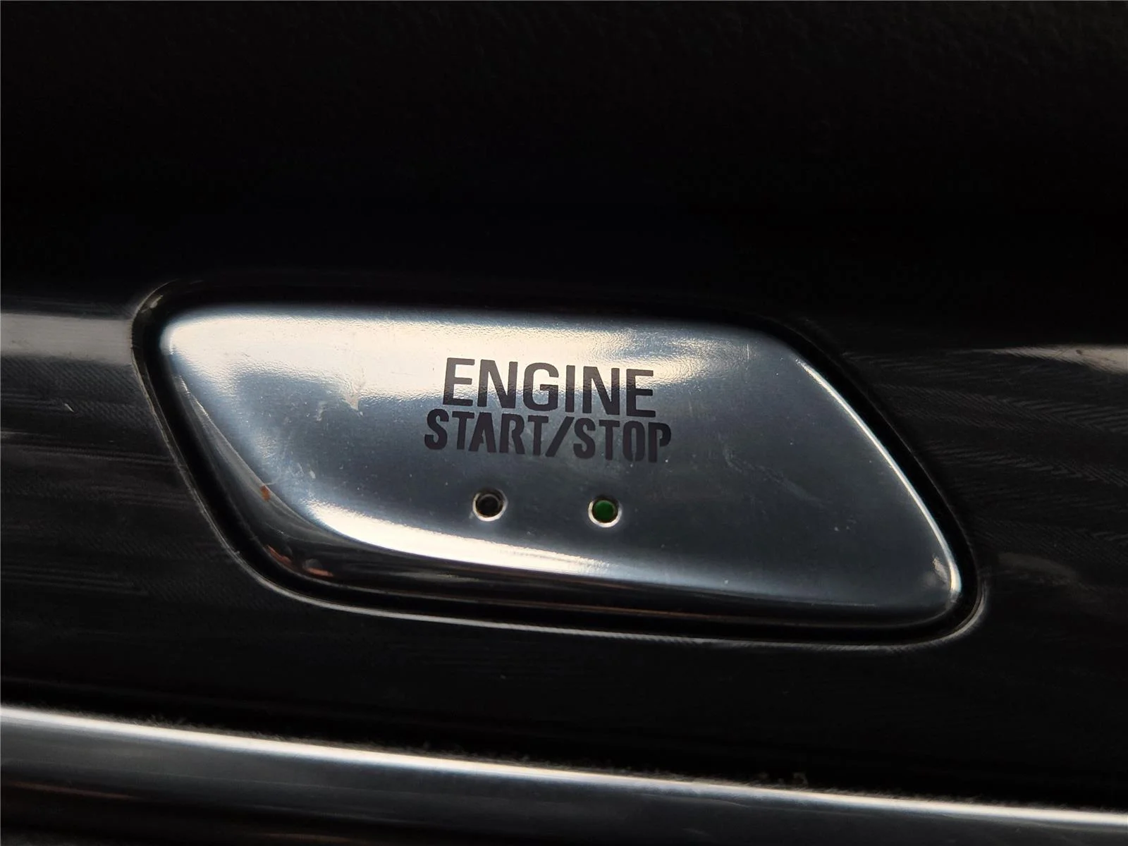 Used 2023 Ebony Twilight Metallic Buick Essence image 7