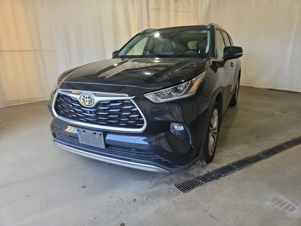 2022 Toyota Highlander Platinum