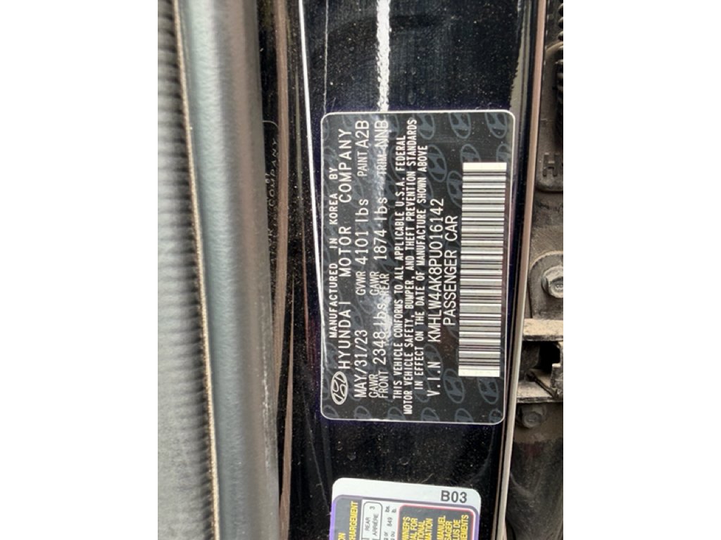 Used 2023 Onyx Black Hyundai Base image 25