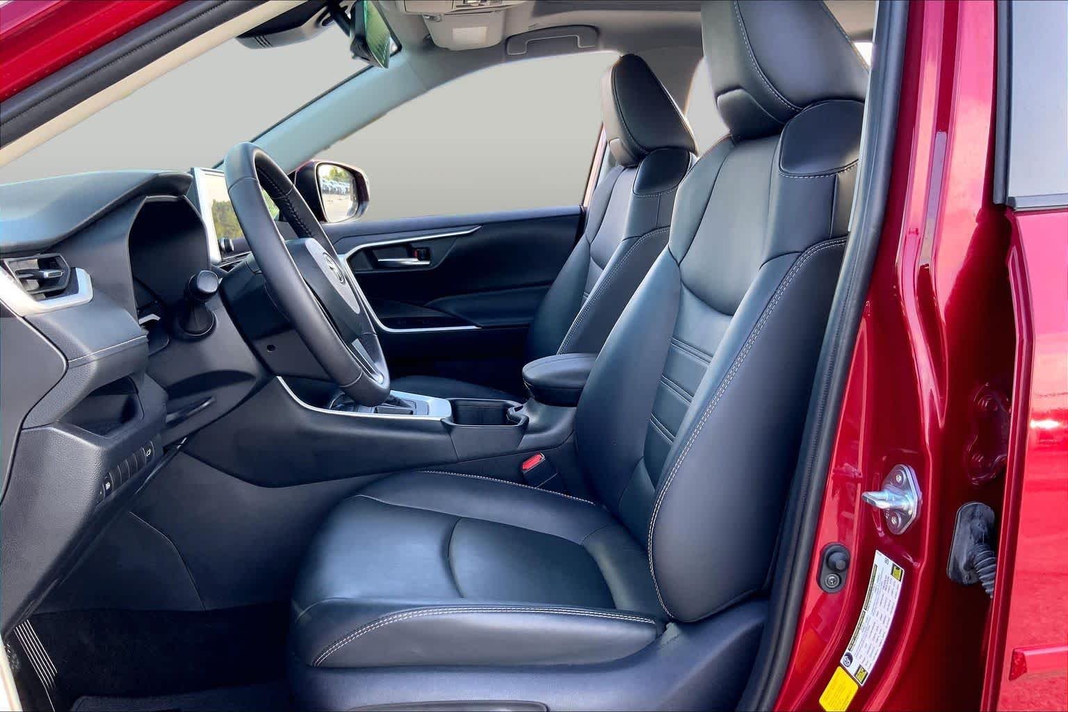 Used 2024 Ruby Flare Pearl Toyota XLE Premium image 8