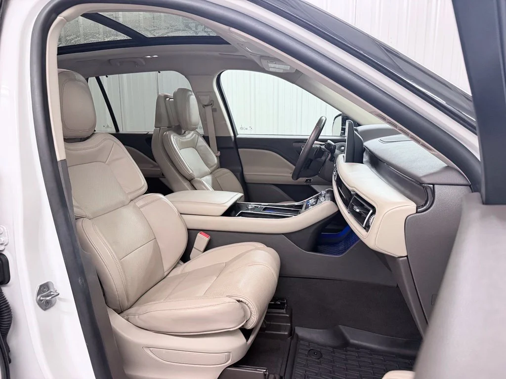 Used 2020 White Lincoln Reserve image 48