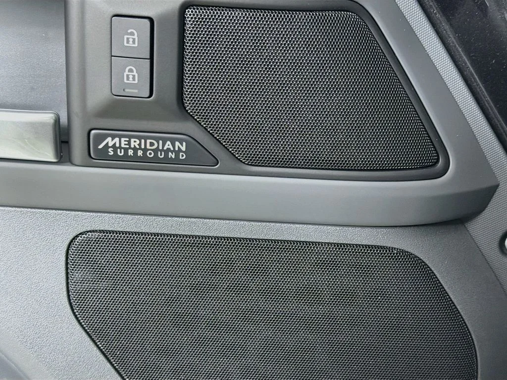 New 2026 Carpathian Grey Land Rover X-Dynamic SE image 19