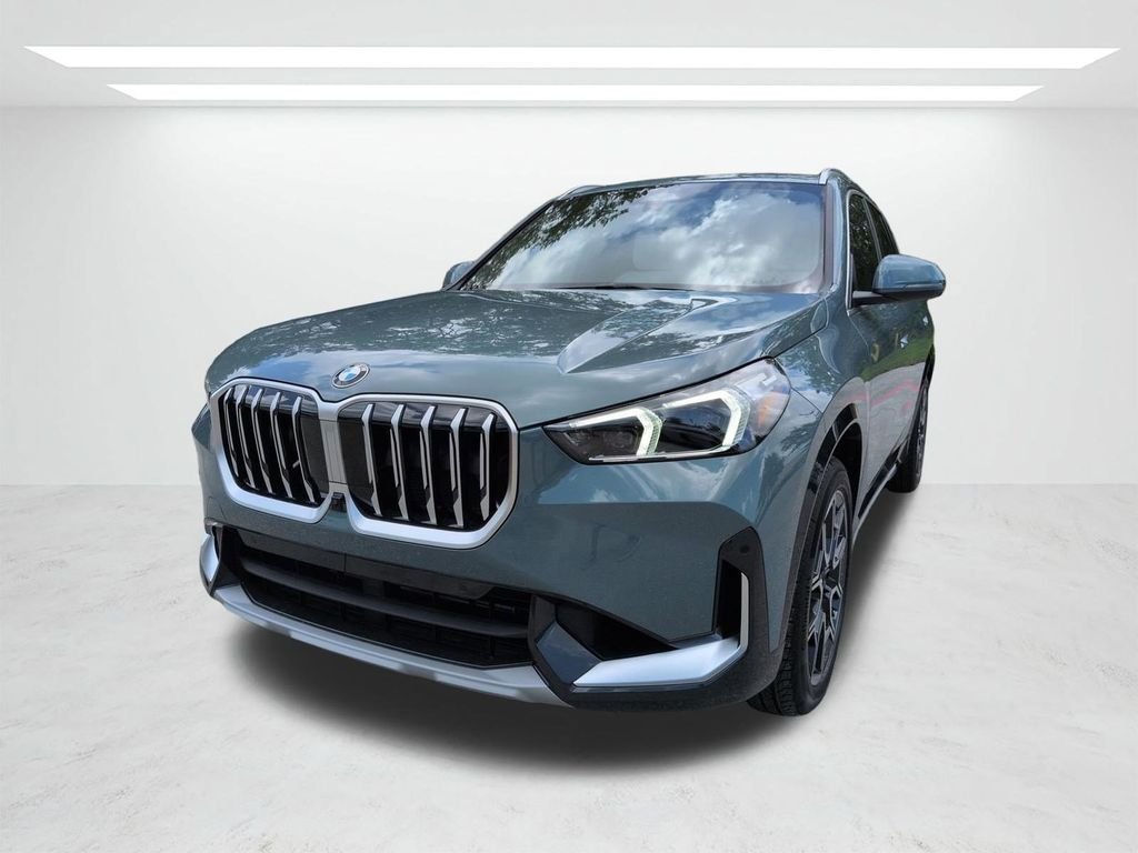 New 2026 Cape York Green Metallic BMW xDrive28i image 8