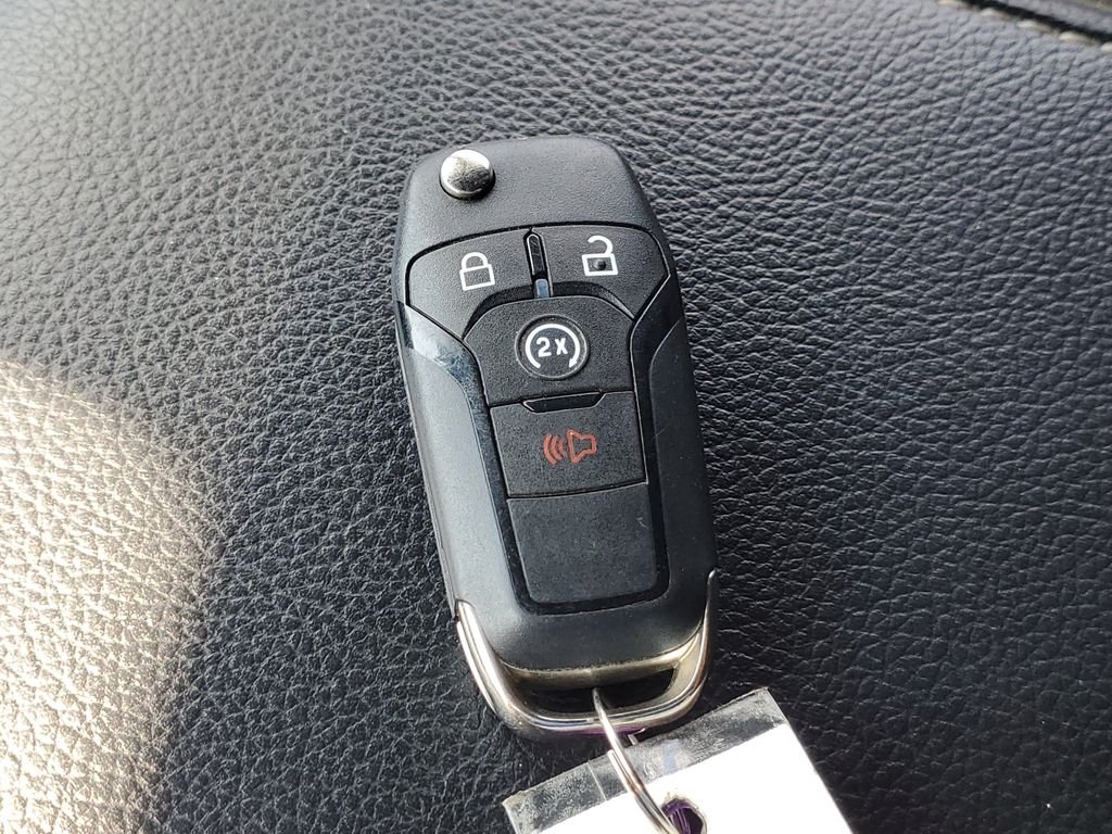 Used 2019 Black Metallic Ford XLT image 32
