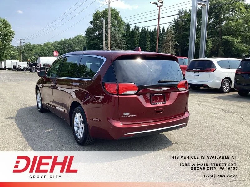 Used 2019 Red Chrysler Touring Plus image 5
