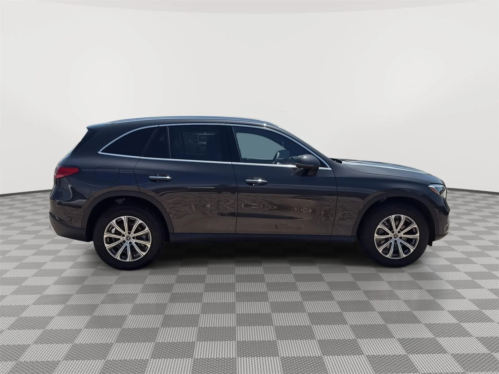 Certified Used 2026 Graphite Grey Metallic Mercedes-Benz GLC 300 image 7