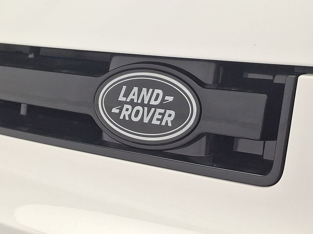 New 2026 Fuji White Land Rover X-Dynamic SE image 21