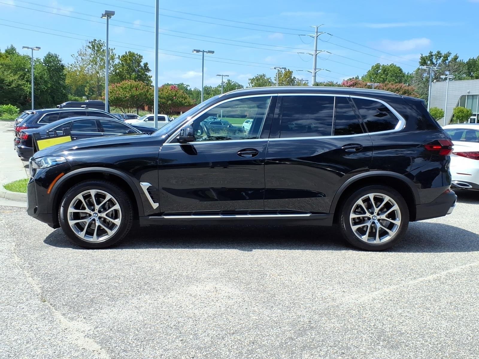 Used 2026  BMW sDrive40i image 3