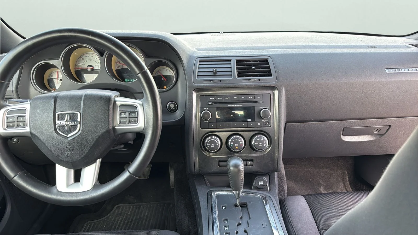 Used 2014 Blue Dodge SXT image 21