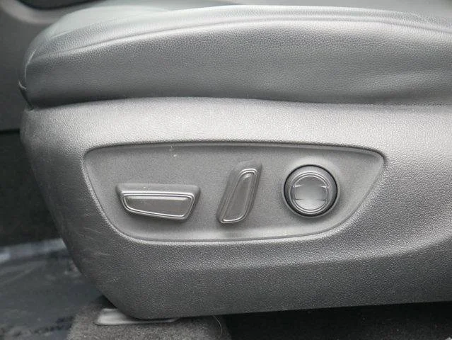 Used 2024  Toyota  image 14