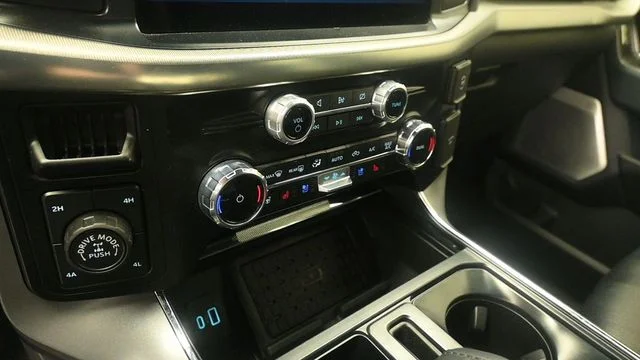 Used 2024 Blue Metallic Ford Lariat image 17