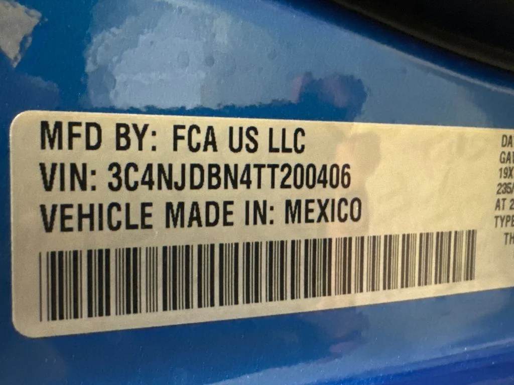 New 2026 Hydro Blue Pearl-Coat Exterior Paint Jeep Latitude Altitude image 36