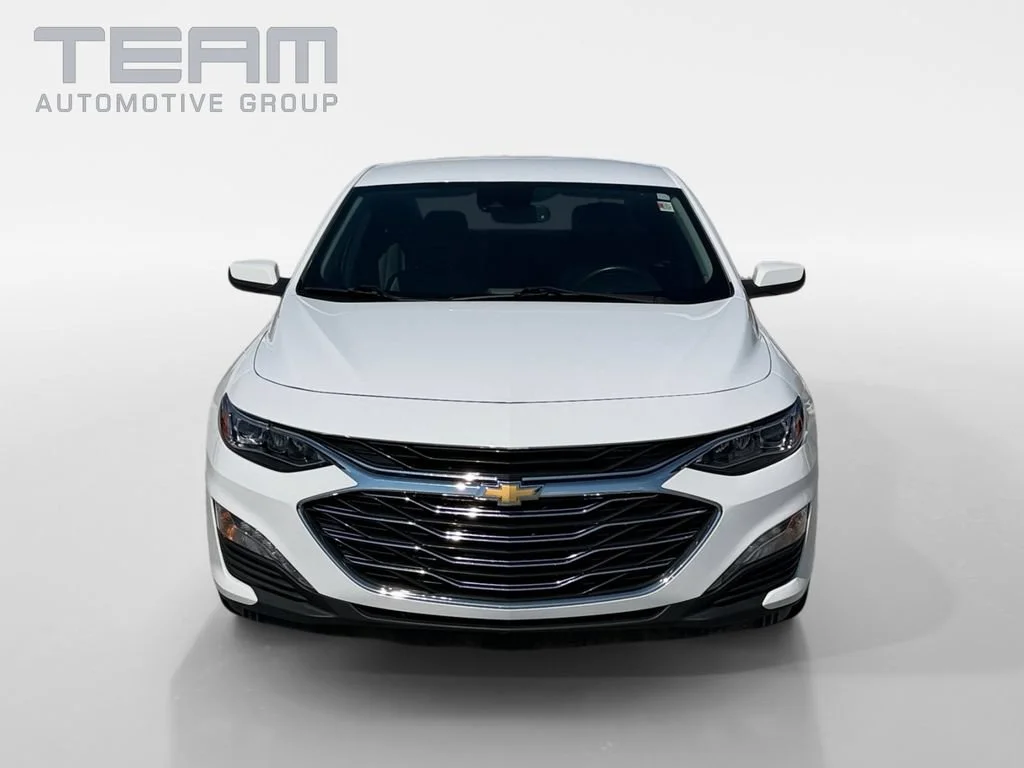 Used 2024 Summit White Chevrolet 2LT image 2