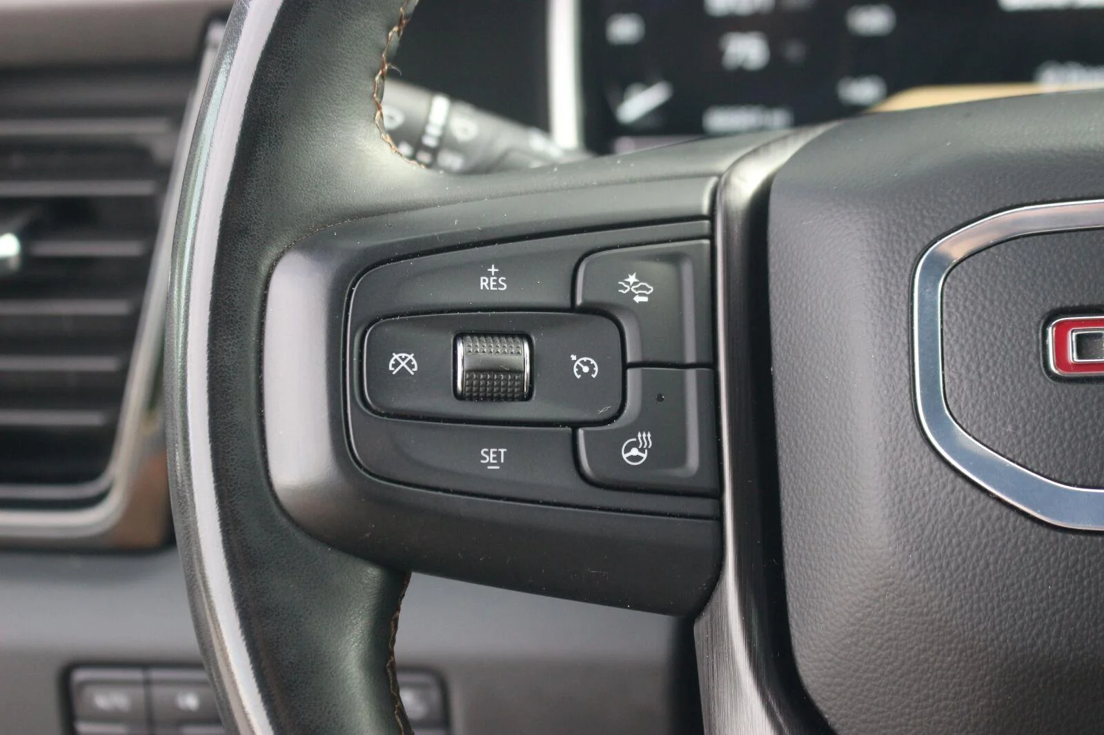 Used 2024 Summit White GMC AT4 image 20