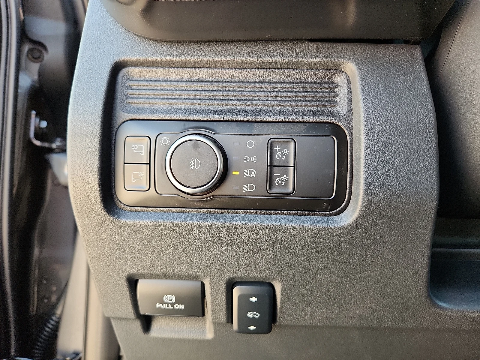 New 2027 Carbonized Gray Metallic Ford Platinum image 20