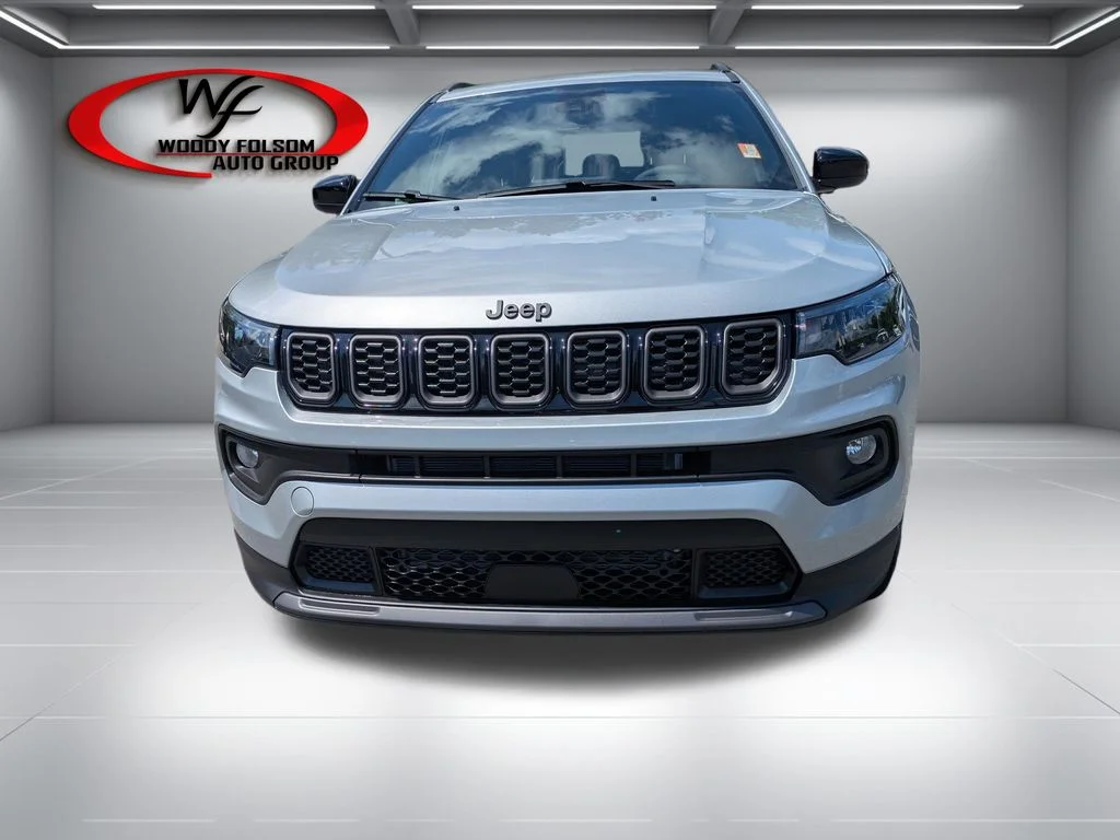 New 2026 Silver Zynith Metallic Clear-Coat Exterior Paint Jeep Latitude image 11