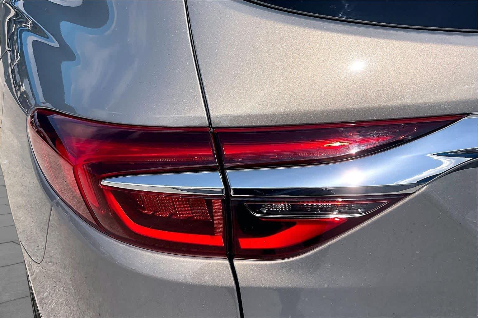 Used 2018 Pepperdust Metallic Buick Avenir image 29