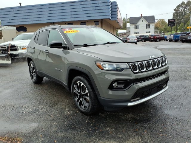 Used 2023 Gray Jeep Limited image 2