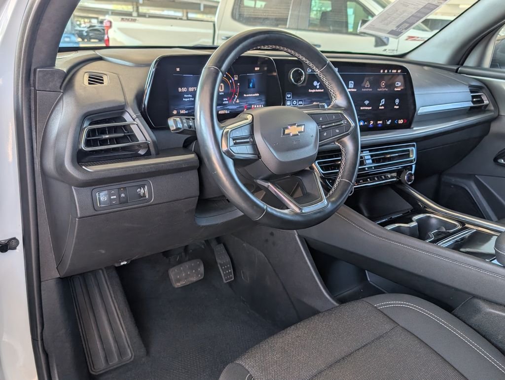 Used 2024 Summit White Chevrolet LT image 4