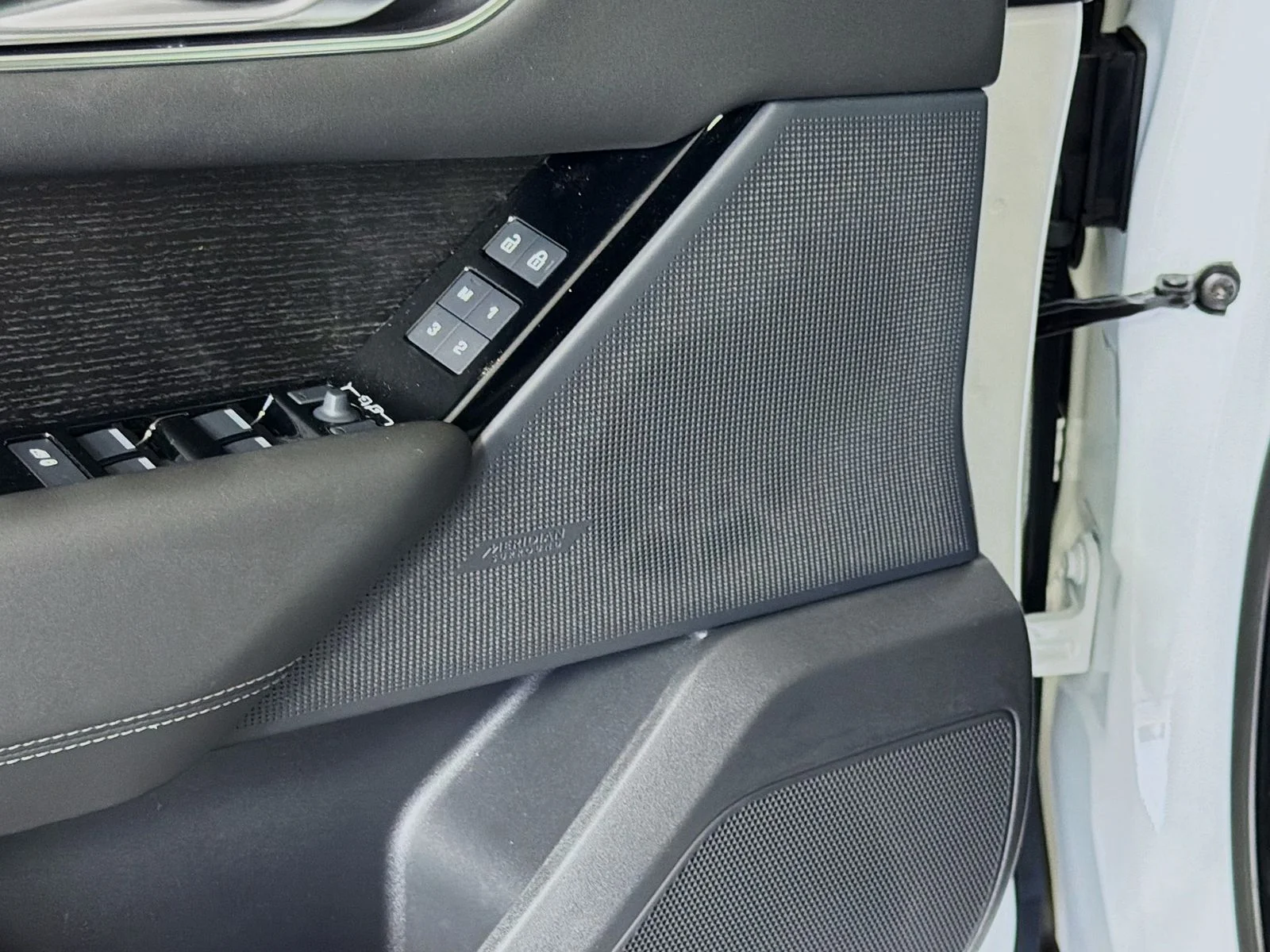 New 2026 Fuji White Land Rover Belgravia Edition image 22