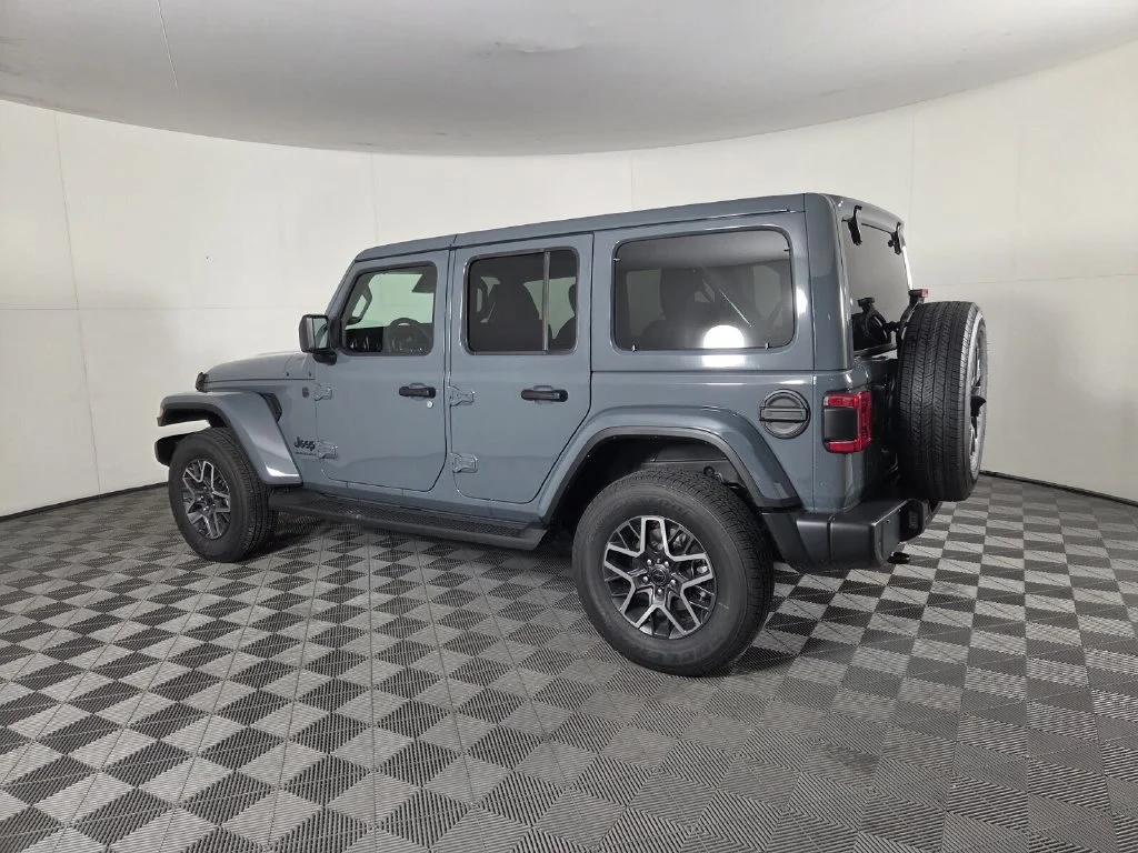 New 2026 Anvil Clear-Coat Exterior Paint Jeep Sahara image 6