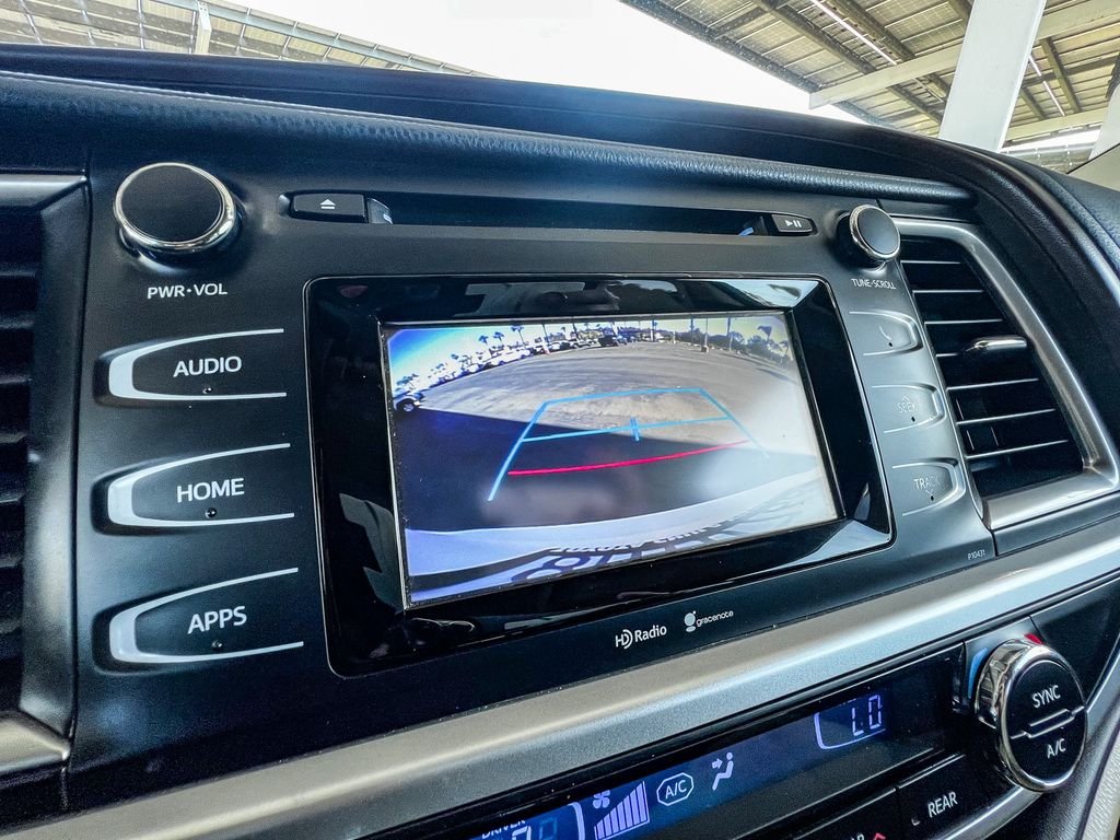 Used 2015 Blizzard Pearl Toyota LE Plus V6 image 23