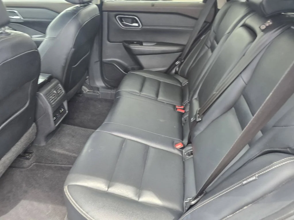 Used 2021 Gray Nissan SL image 11