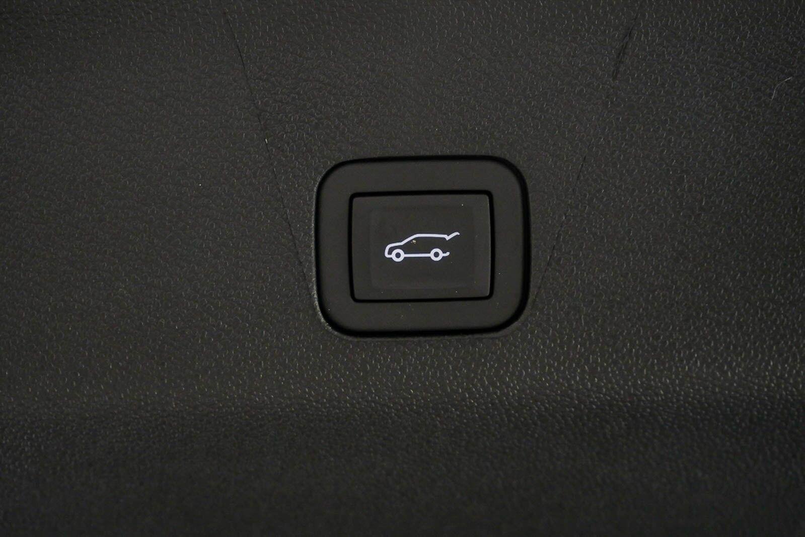 2026 GMC Yukon AT4 - Photo 34