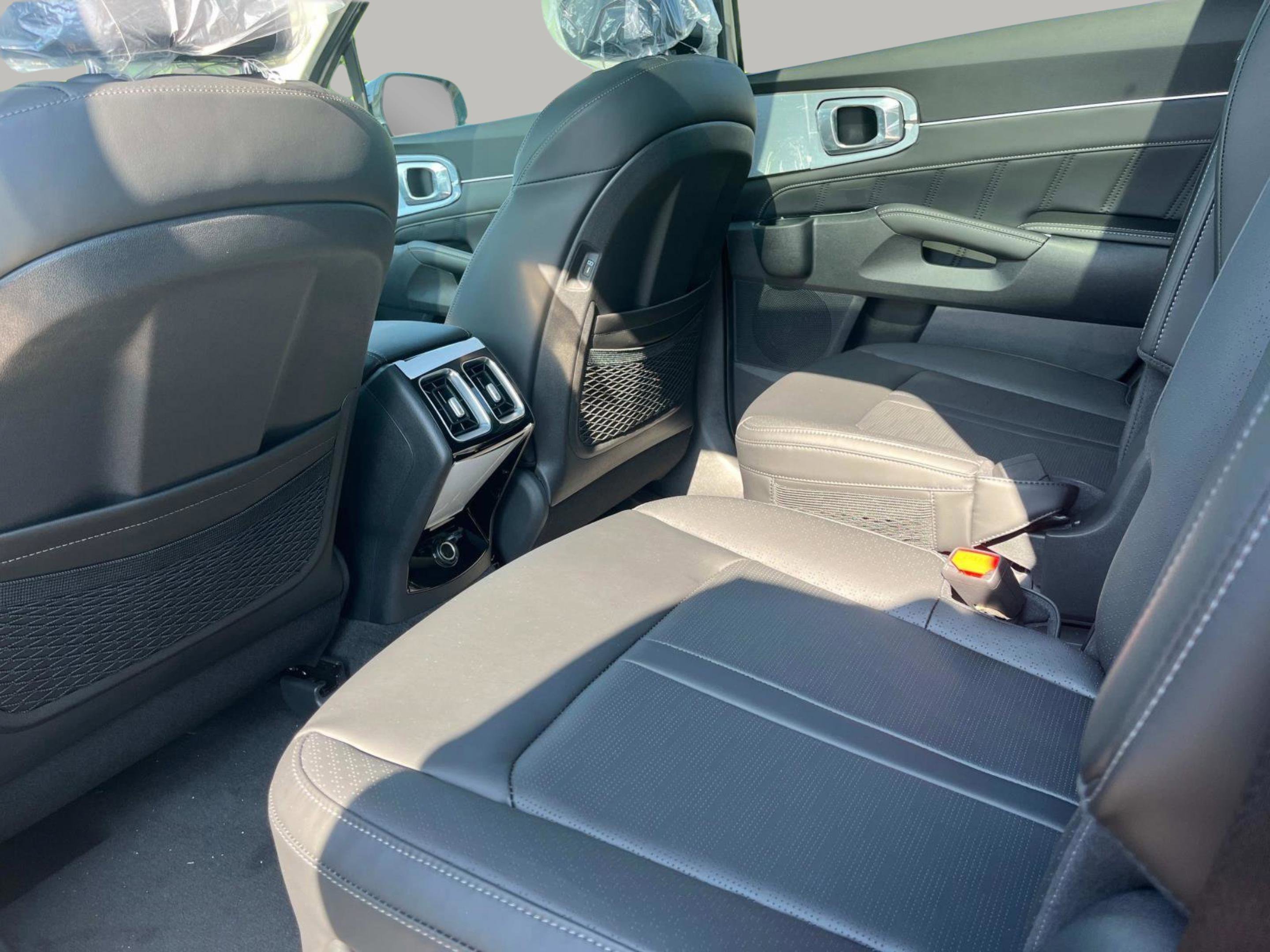 New 2025 Wolf Gray Kia X-Line SX AWD image 22