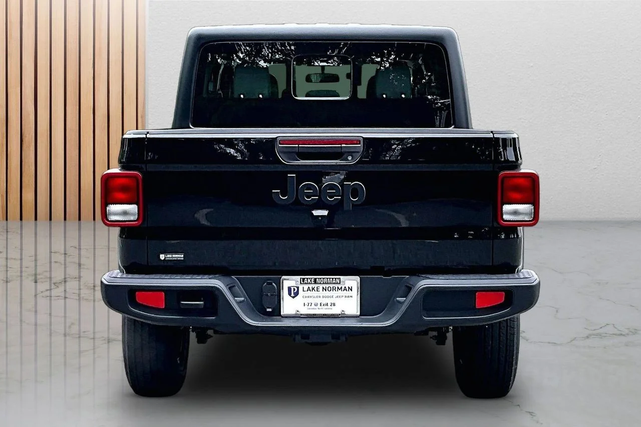 New 2026 Black Clear-Coat Exterior Paint Jeep Sport image 8