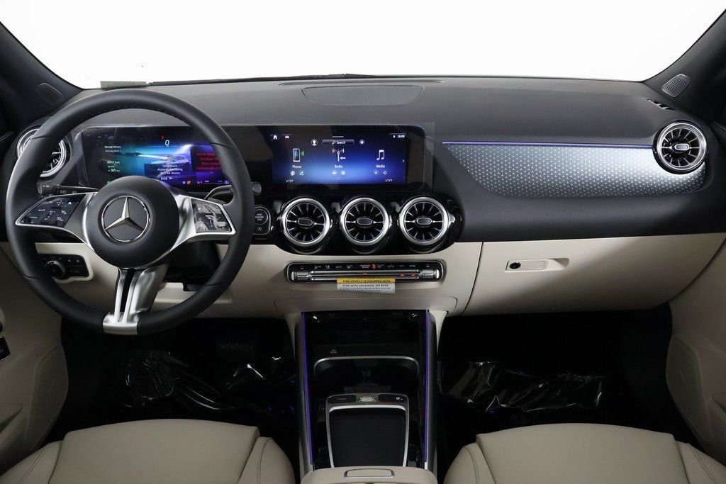 New 2026 Polar White Mercedes-Benz GLA 250 image 4