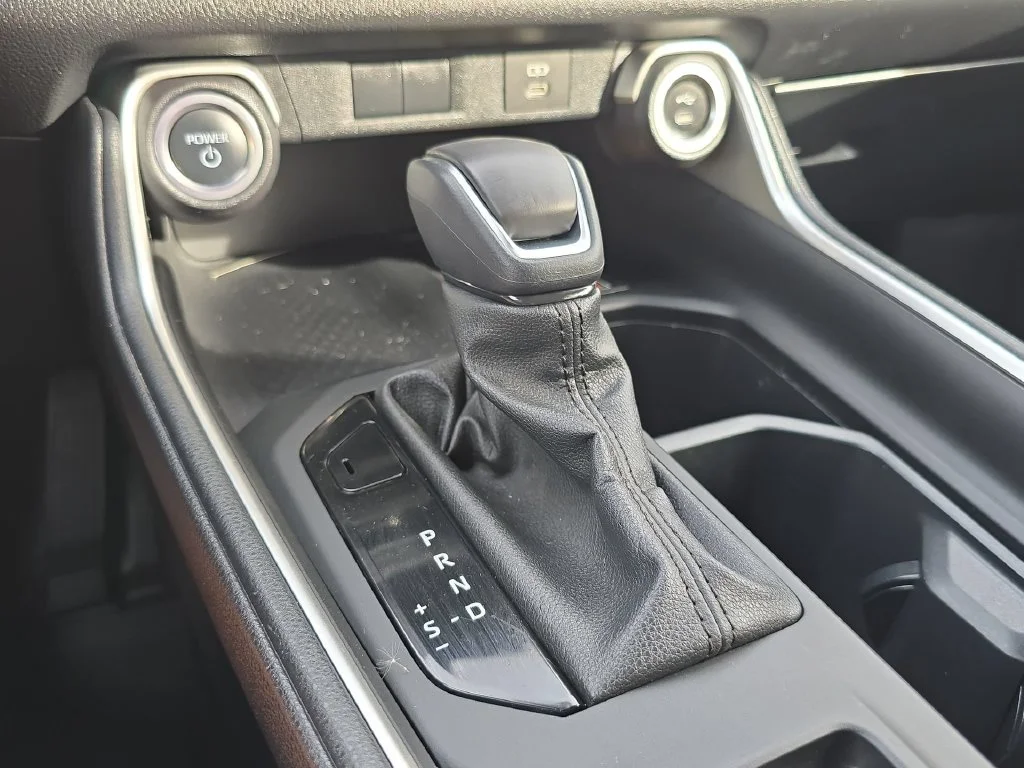 Used 2024  Toyota XLE image 31