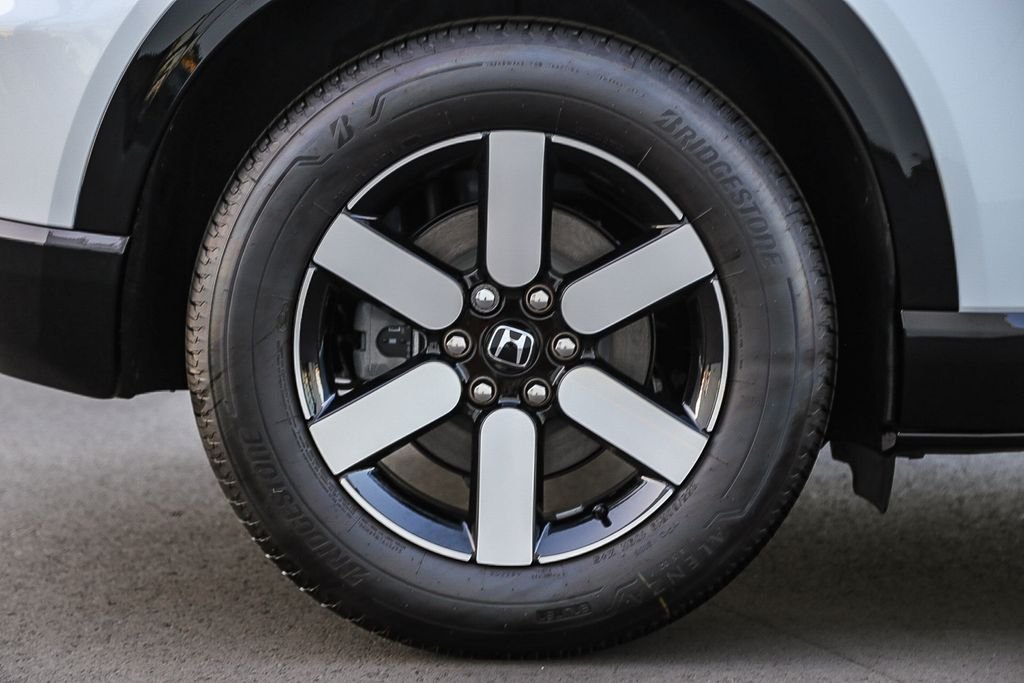 New 2026 Frostline White Pearl Honda Touring image 12