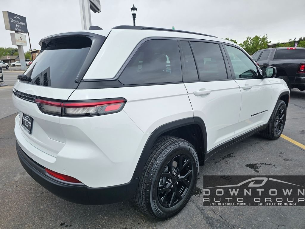New 2026 Bright White Clearcoat Jeep Altitude image 3