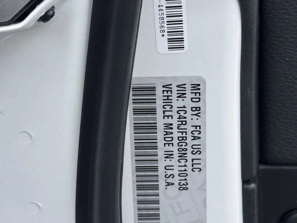 Used 2022 White Jeep Limited image 30