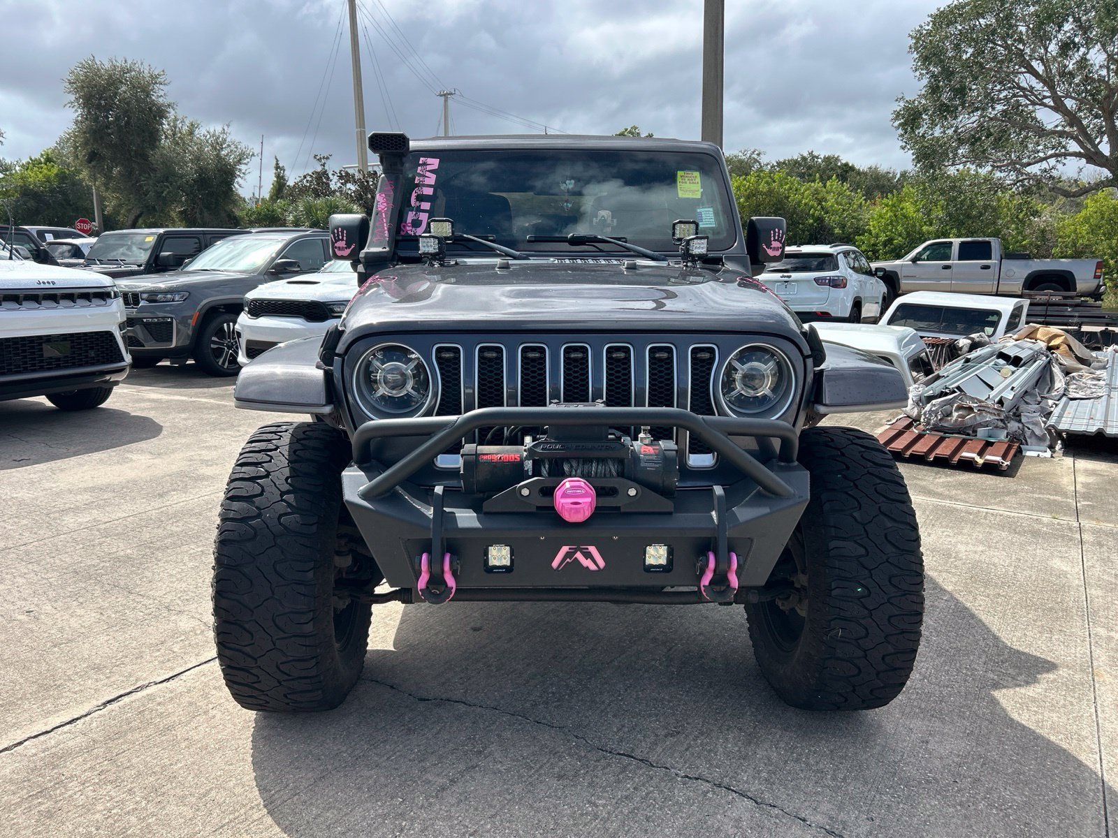 Used 2018 Gray Jeep Unlimited Sahara image 8