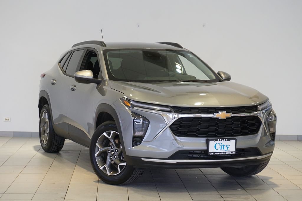 Used 2025 Gray Chevrolet LT image 2