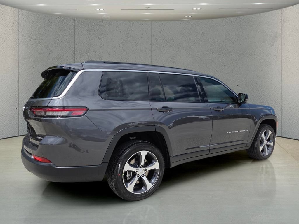 New 2026 Baltic Gray Metallic Clear-Coat Exterior Paint Jeep Limited image 4