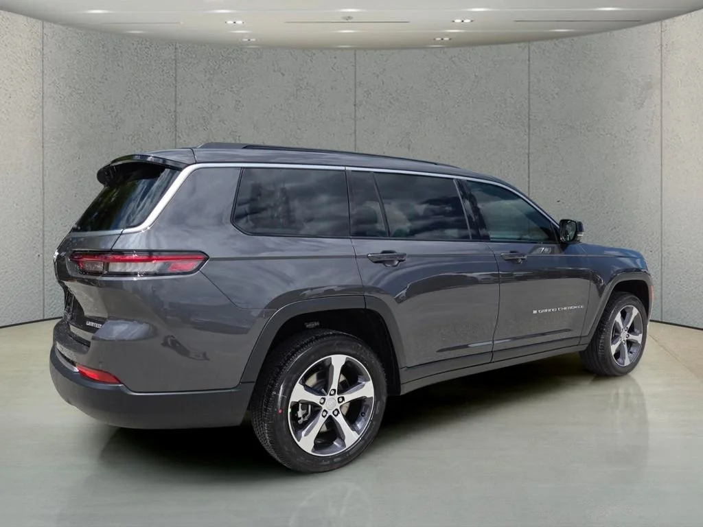 New 2026 Baltic Gray Metallic Clear-Coat Exterior Paint Jeep Limited image 4