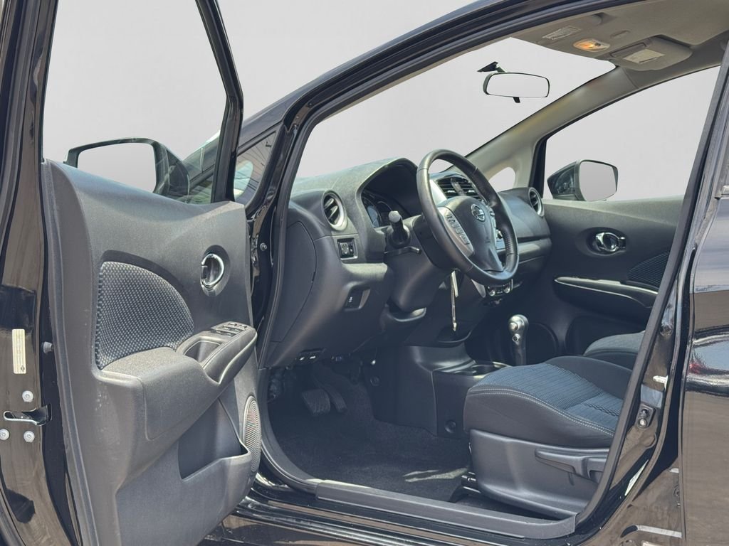 Used 2016 Super Black Nissan SV image 9
