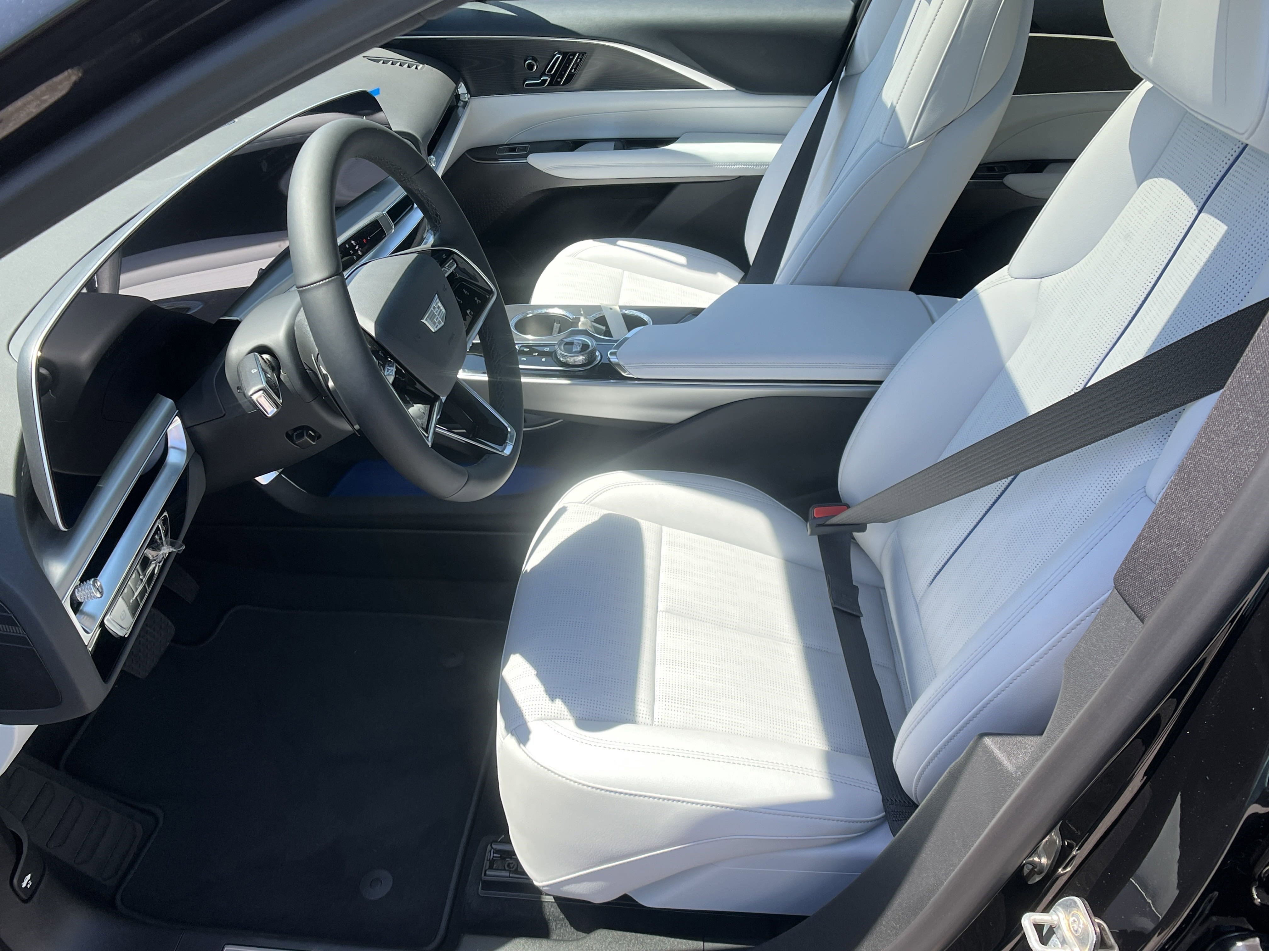 2025 Cadillac LYRIQ Luxury 1 - Photo 9