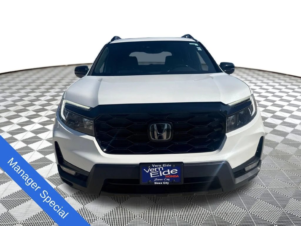 Certified Used 2022 Platinum White Pearl Honda Elite image 8