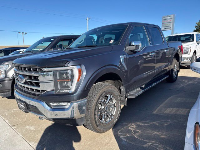 Used 2021  Ford Lariat image 2