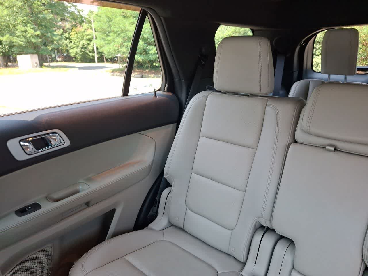 Used 2015 Bronze Fire Metallic Tinted Clearcoat Ford Limited image 12