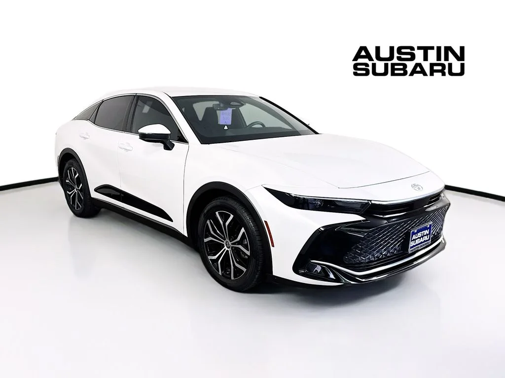 2023 Toyota Crown XLE AWD's photo