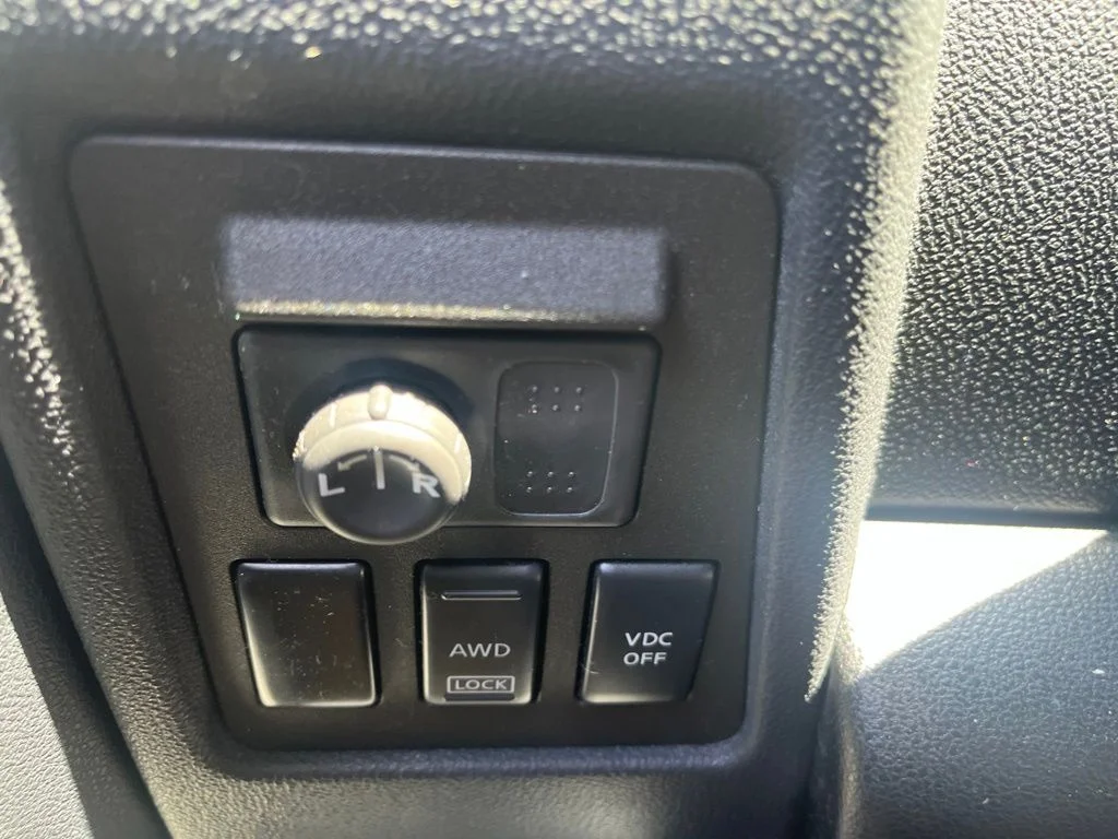 Used 2010 White Nissan S image 20