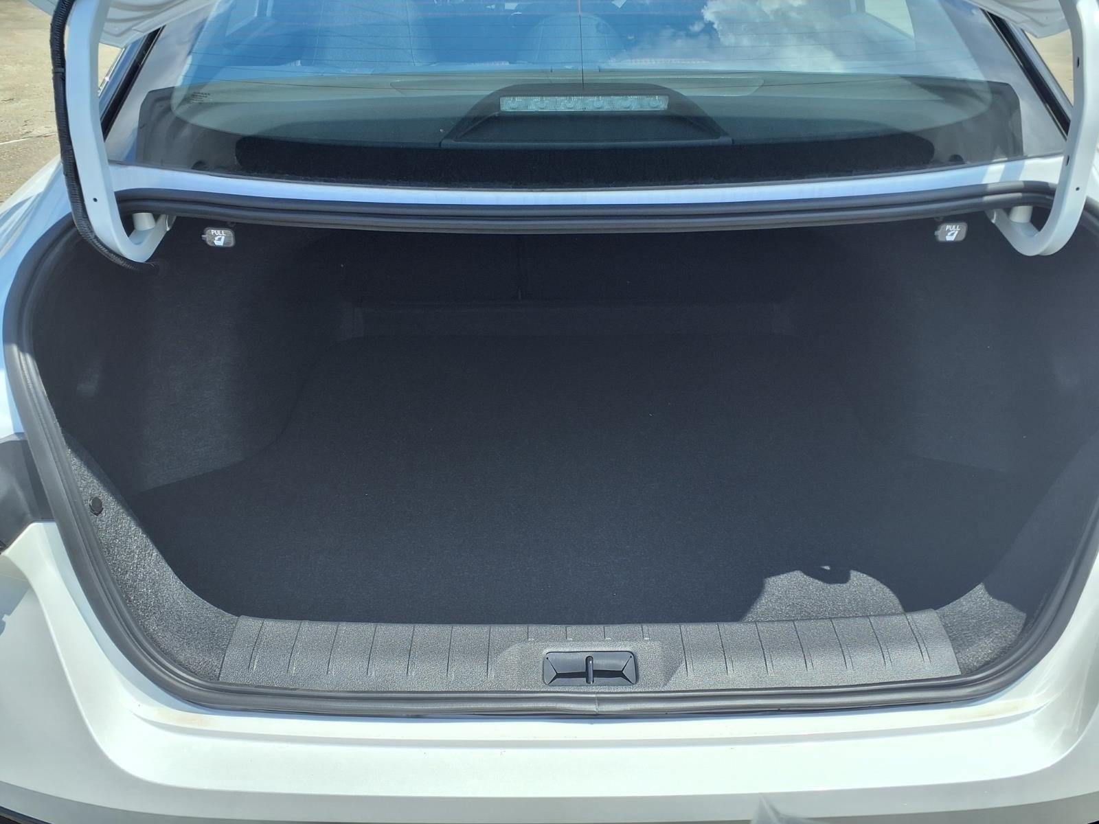 2026 Nissan Sentra SR White at Robbins Nissan